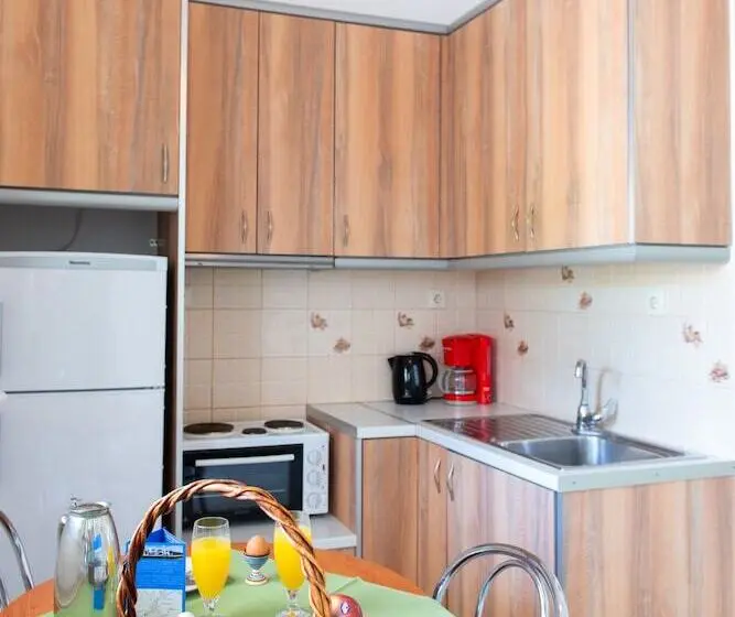 庭の見える１ベッドルームアパートメント, Rooms & Apartments Archontou