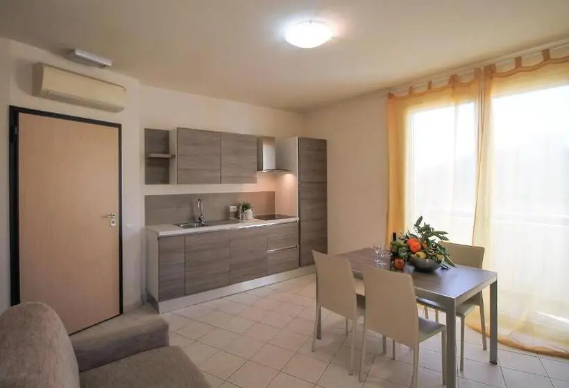 Huoneisto 2 Makuuhuonetta, Residence Felice