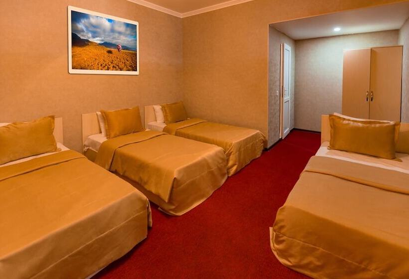 Economy Quadruple Room, Riva 