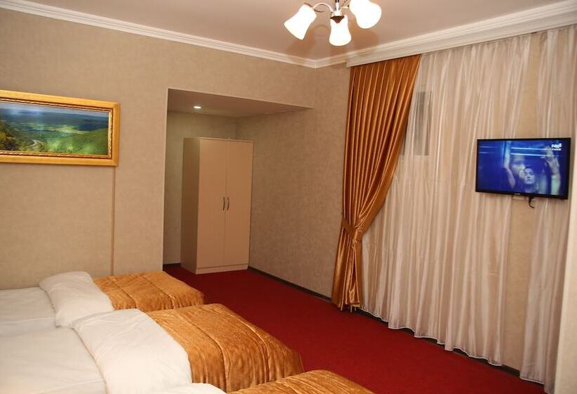 Economy Triple Room, Riva 