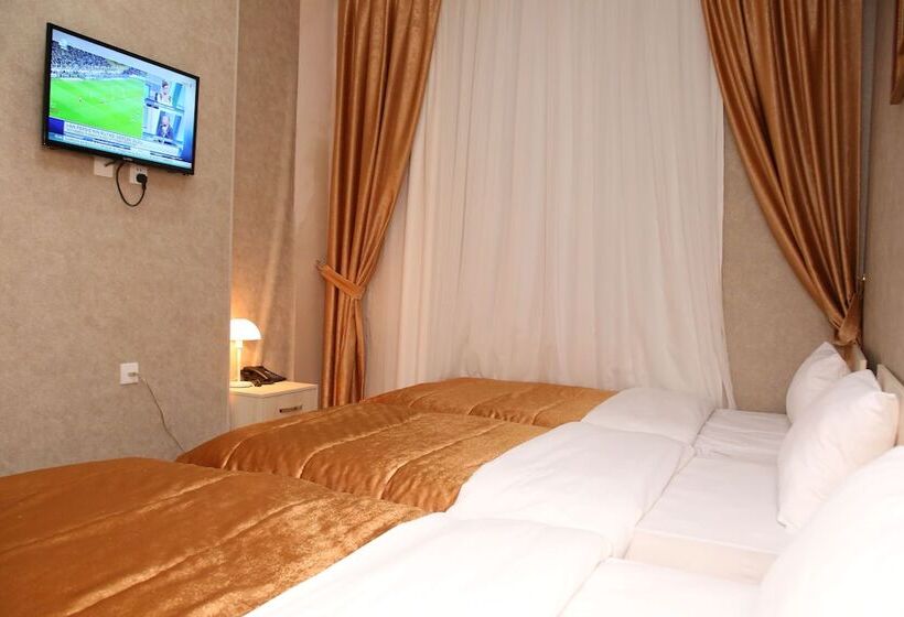 اتاق استاندارد سه نفره, Riva 