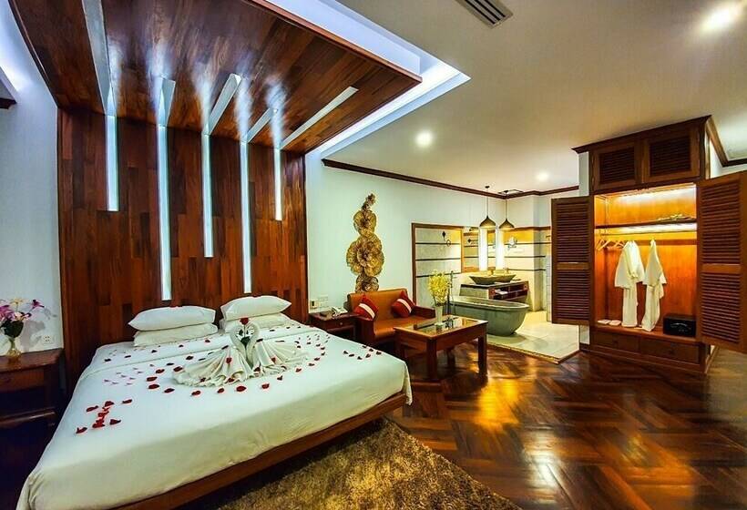 سوییت جونیور با چشم‌انداز استخر, The Night