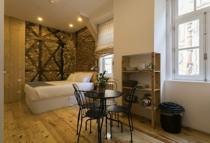 استودیو خانوادگی, 262 Boutique