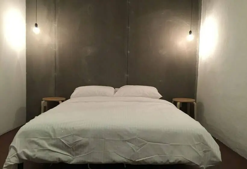 バス共有のスタンダードルーム, The Frame Guesthouse   Hostel