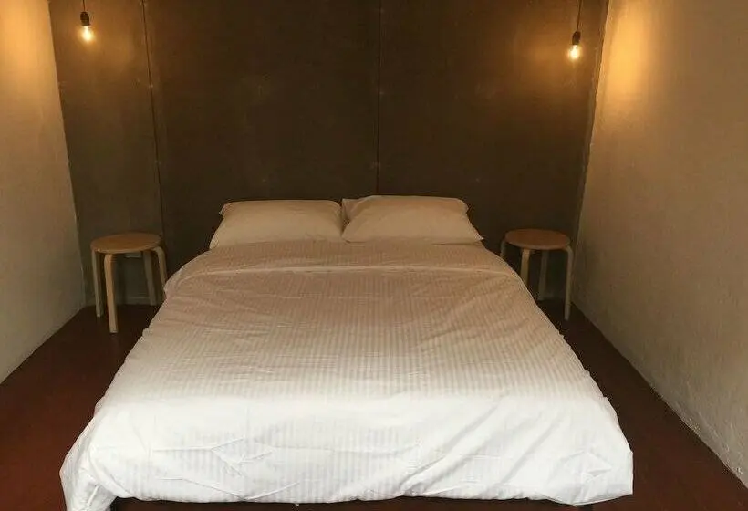 バス共有のスタンダードルーム, The Frame Guesthouse   Hostel