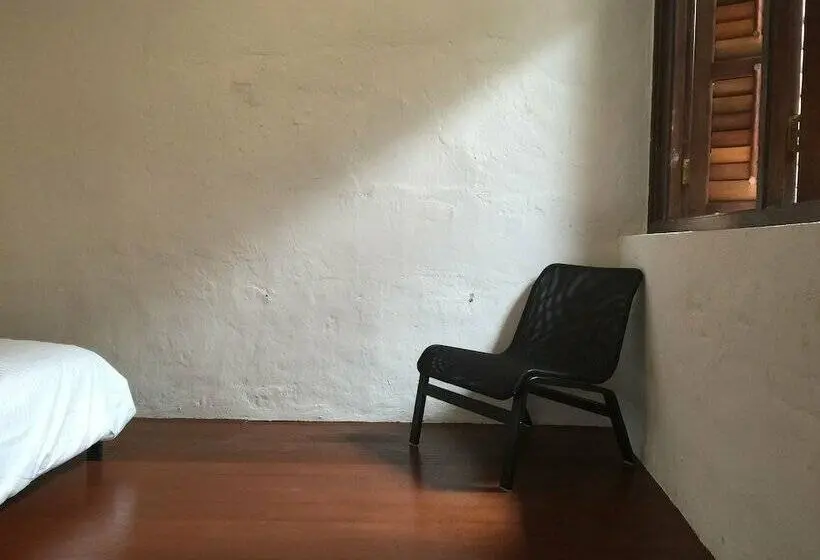 バス共有のスタンダードルーム, The Frame Guesthouse   Hostel