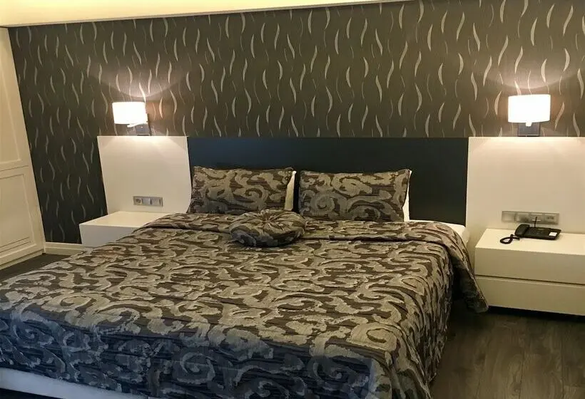 استودیوی لوکس, Riva Hotel Alsancak