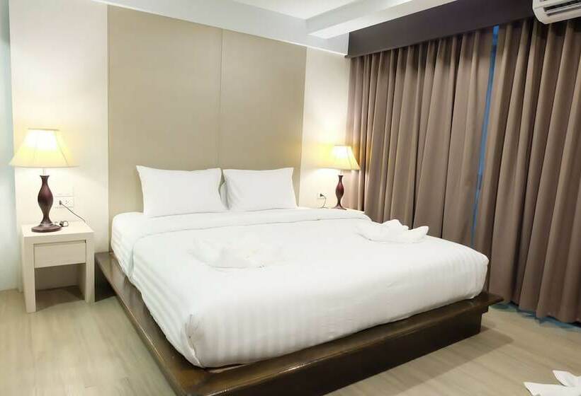 Номер Deluxe, A Plus Deluxe