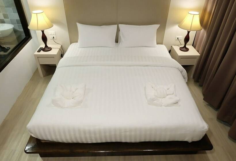 Номер Deluxe, A Plus Deluxe