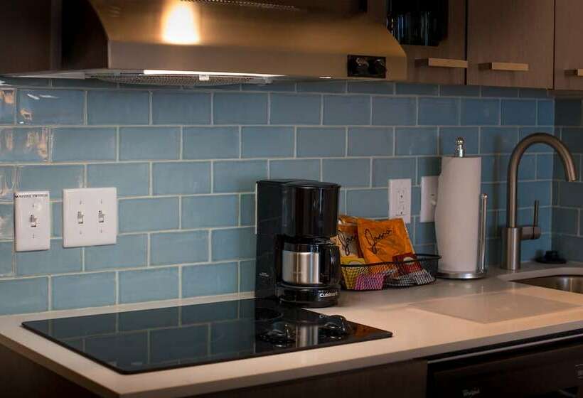 장애인을 위한 스위트, Hyatt House Naples 5th Avenue