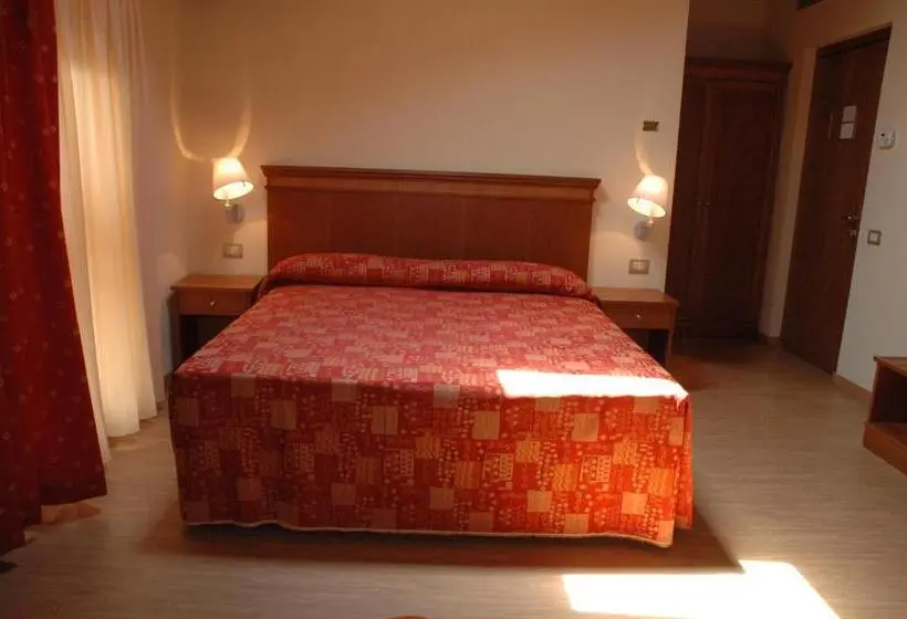 Standard Kolmen Hengen Huone, Il Borghetto