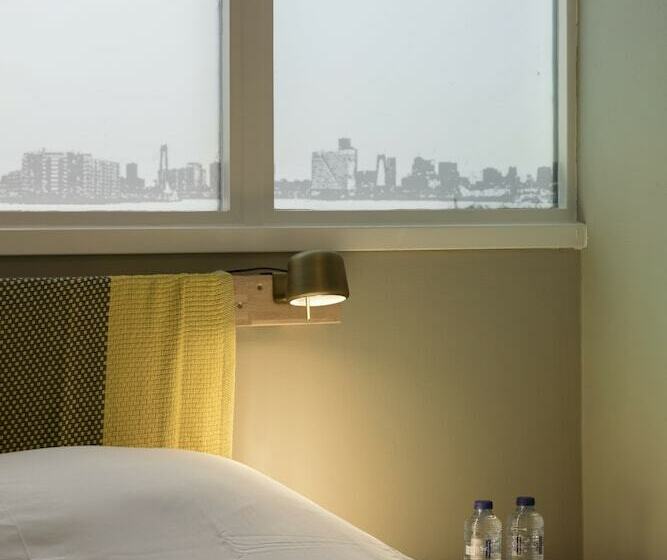 اتاق استاندارد, Light