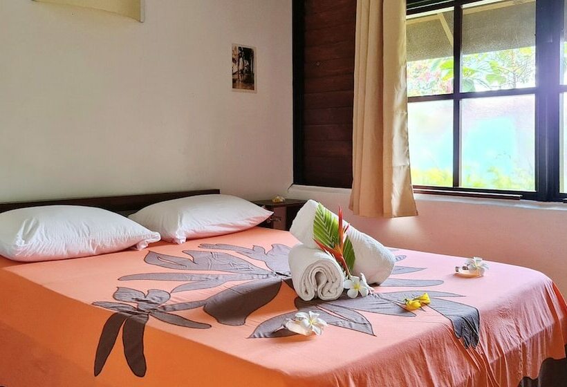 اتاق استاندارد با سرویس بهداشتی مشترک, Pension Les Trois Cascades