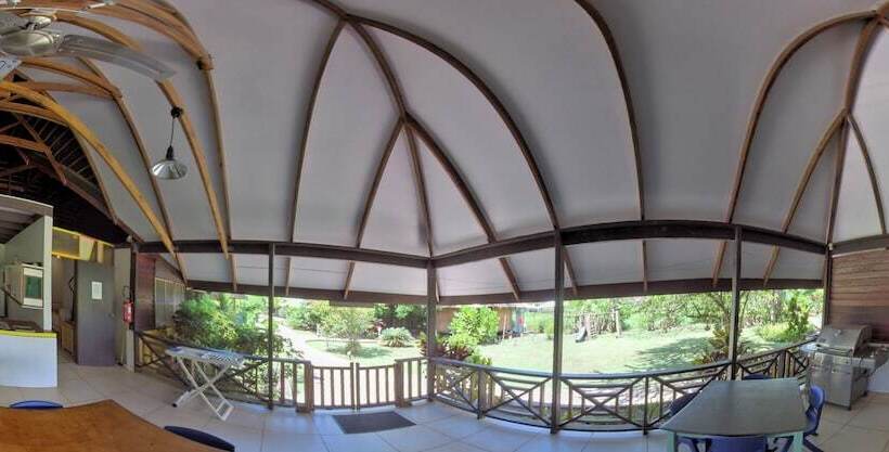 اتاق پایه با سرویس بهداشتی مشترک, Pension Les Trois Cascades