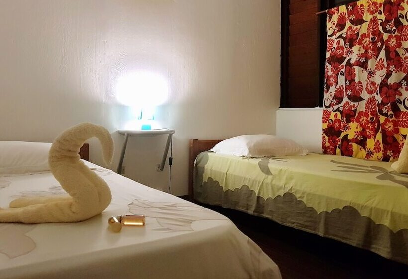 اتاق پایه با سرویس بهداشتی مشترک, Pension Les Trois Cascades