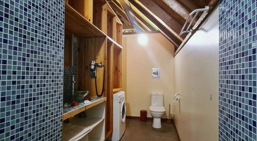 بانگلوی لوکس, Pension Les Trois Cascades