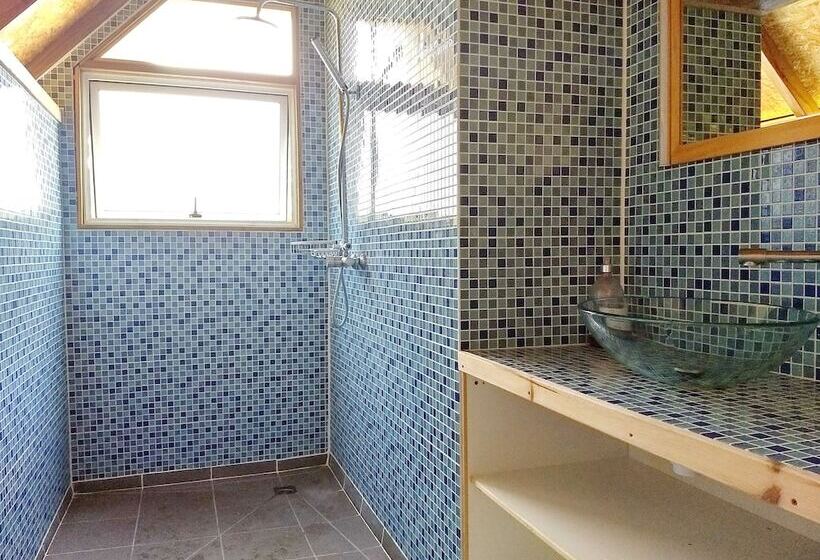 بانگلوی لوکس, Pension Les Trois Cascades