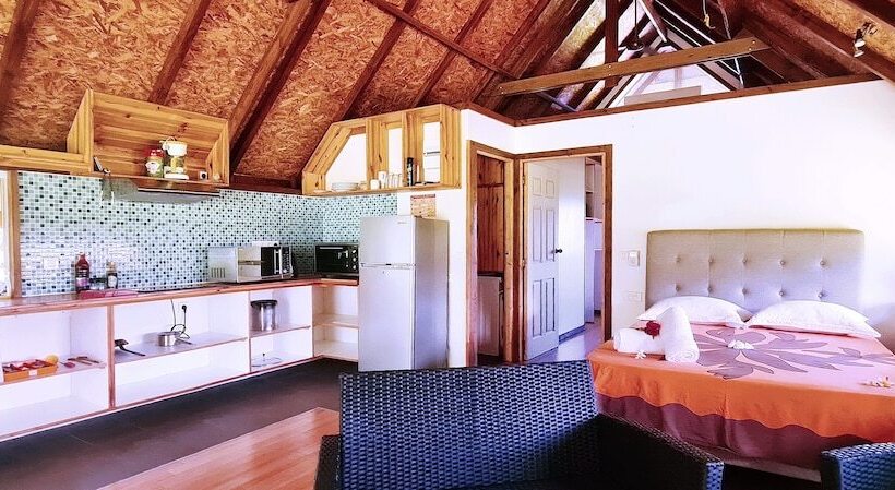 بانگلوی لوکس, Pension Les Trois Cascades