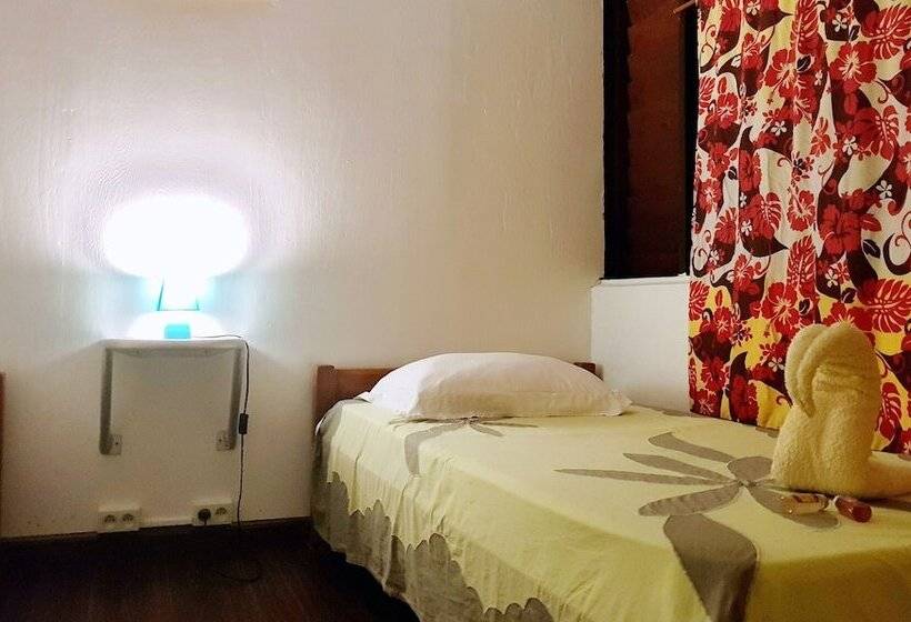 اتاق پایه با سرویس بهداشتی مشترک, Pension Les Trois Cascades