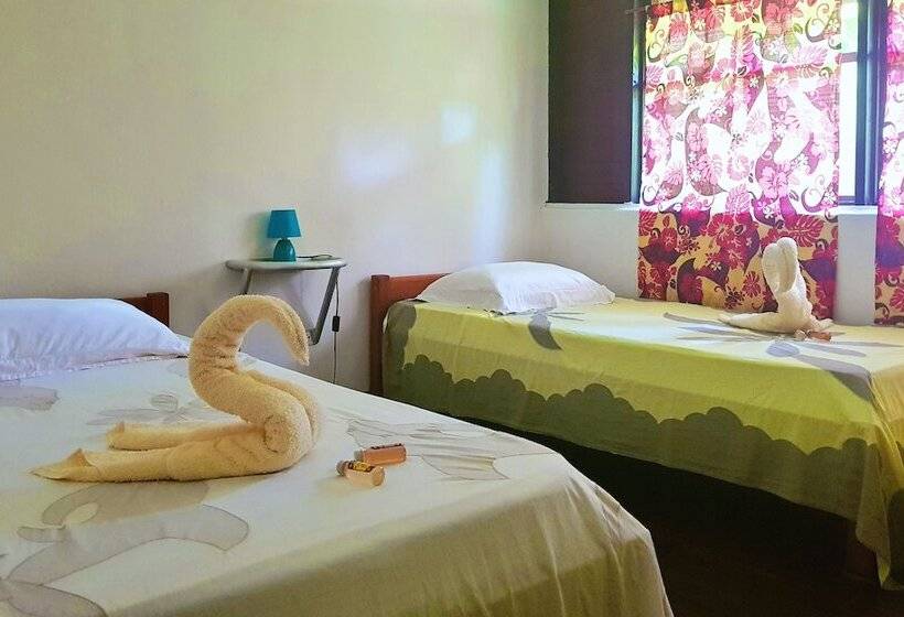 اتاق پایه با سرویس بهداشتی مشترک, Pension Les Trois Cascades