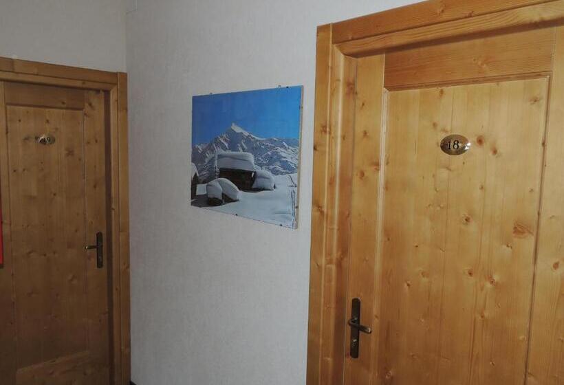 スタンダード４人部屋, Zebrù