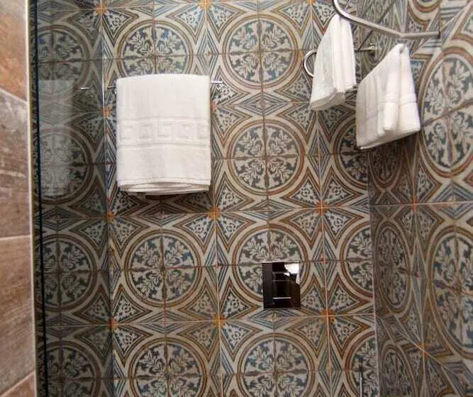 Comfort Single Room, Boutique Restaurant Gloria