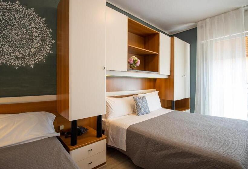 标准三人间, Crystal