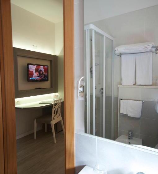 豪华房间, Crystal