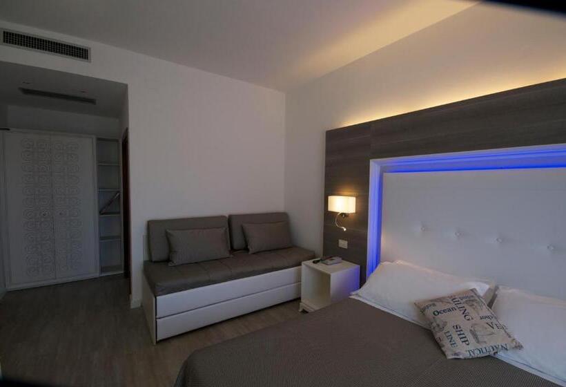 豪华三人间, Crystal