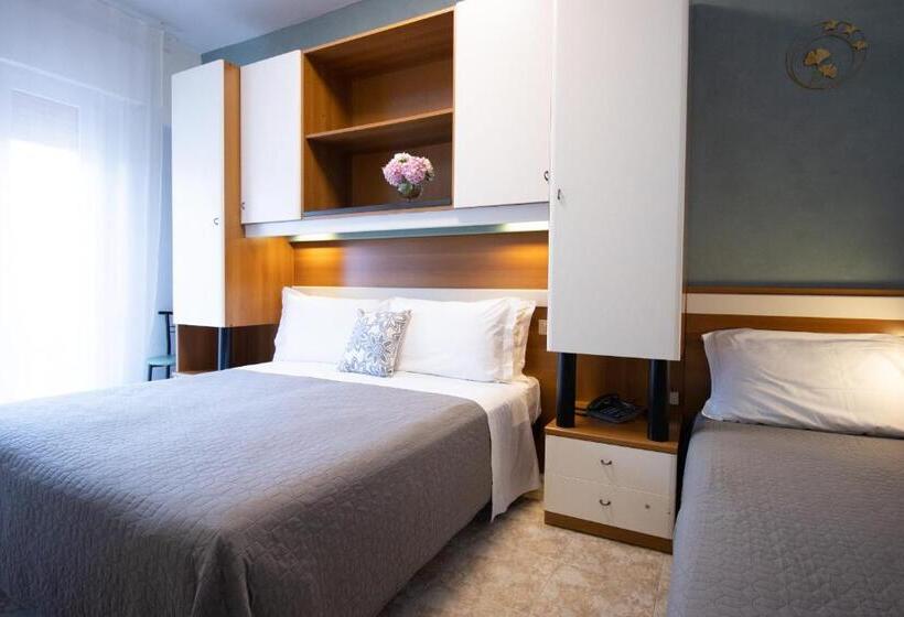 标准三人间, Crystal