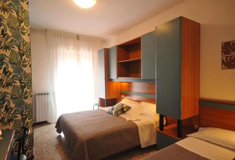 标准三人间, Crystal