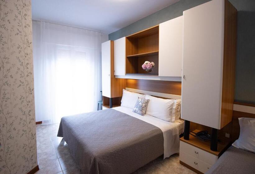 标准三人间, Crystal