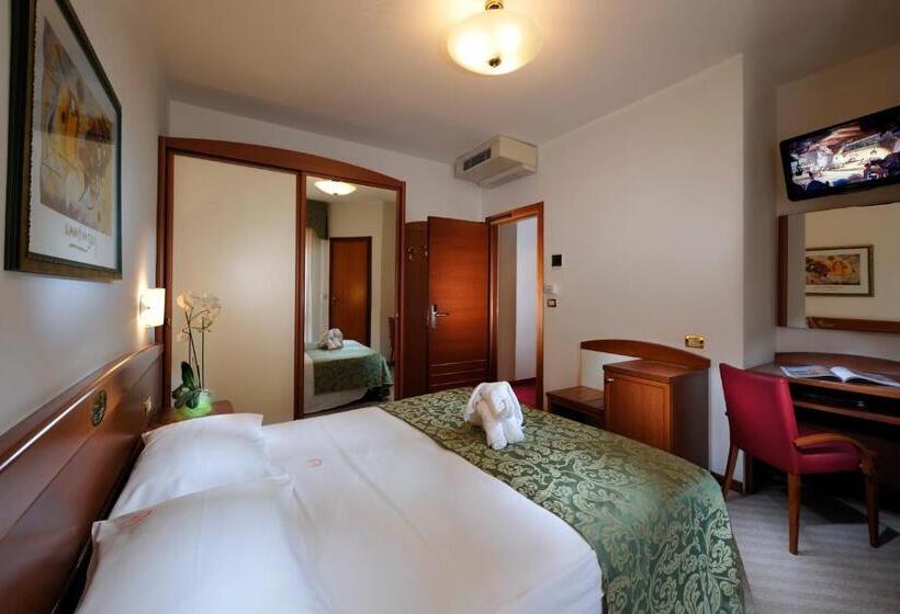 חדר משפחתי, Eden