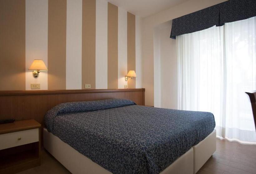 חדר סטנדרט, Mon Pays