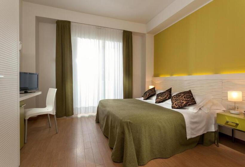 חדר סטנדרט, Mon Pays