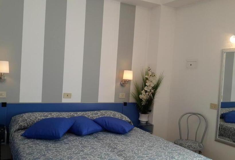 חדר סטנדרט, Mon Pays