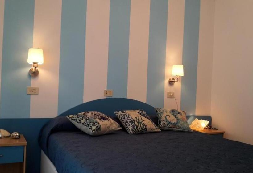 חדר סטנדרט, Mon Pays