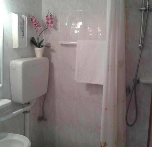 חדר סטנדרט, Paron