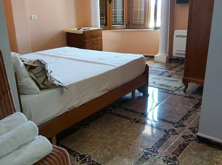 ファミリーステューディオ, Vila Blu Inn