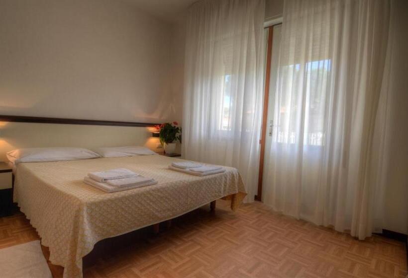 Comfort room with balcony, Villa Aspe