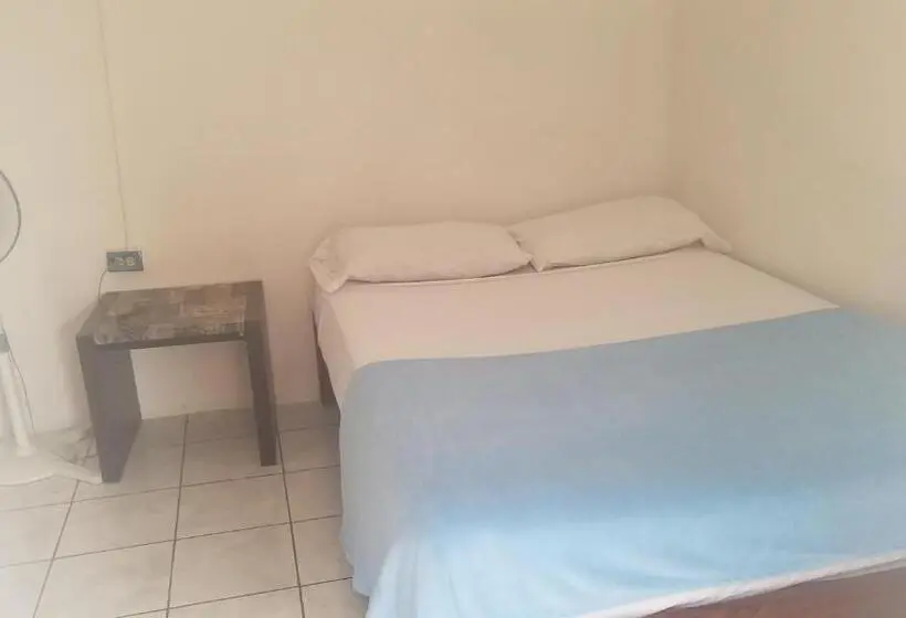 اتاق استاندارد سه نفره, Luna International Hostel