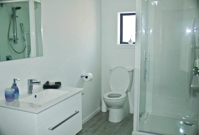 Standard room with outdoor bath, Abel Tasman Kaiteriteri B & B