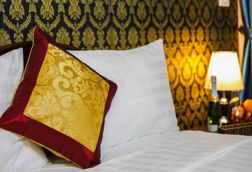 Quarto superior, Phuong Trang