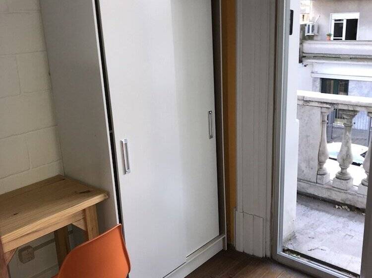 共用房间的床, Student’s Hostel
