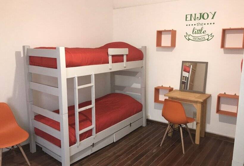 共用房间的床, Student’s Hostel