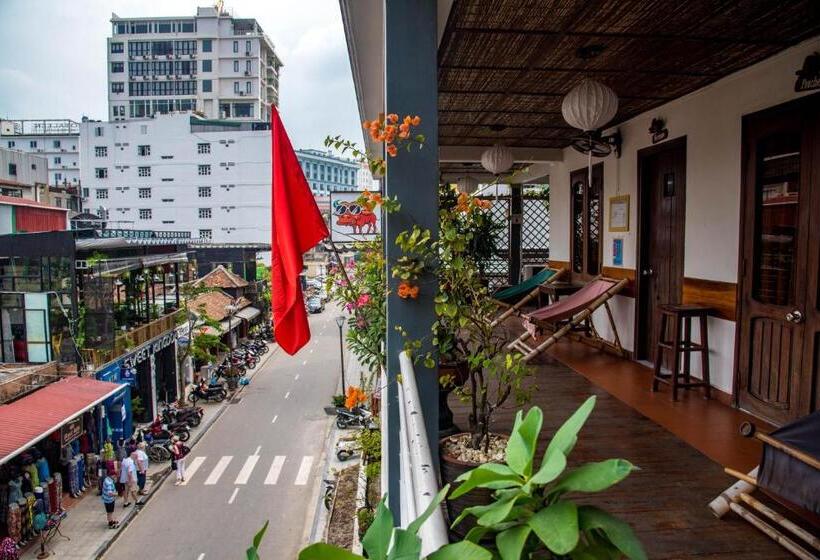 تختخواب در اتاق مشترک, Vietnam Backpacker Hostels   Hue