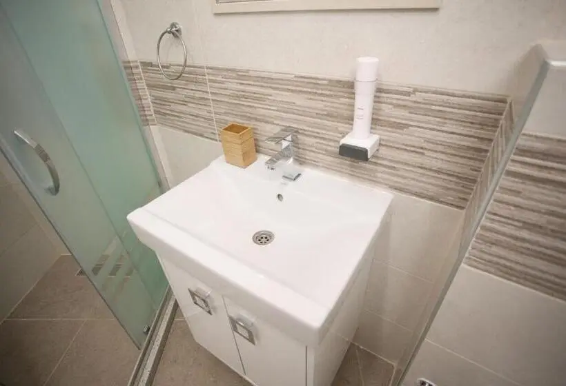 اتاق استاندارد با بالکن, Apartmani Brocat