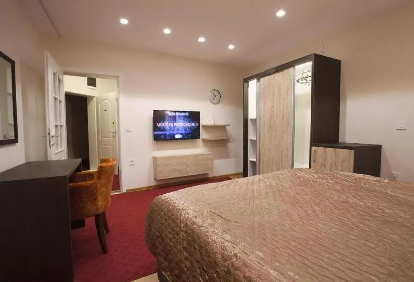 اتاق استاندارد با بالکن, Apartmani Brocat
