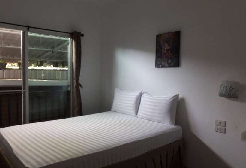 اتاق استاندارد با سرویس بهداشتی مشترک, Decho Hostel