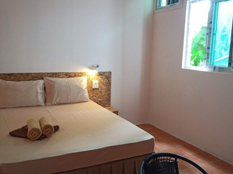 Quarto Estandar, Decho Hostel